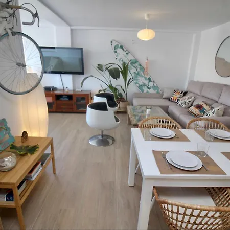 Precioso Atico De 2 Y 2 Banos Totalmente Reformado *